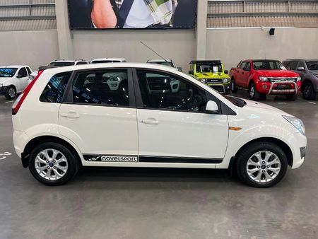 2015-Ford-Figo-14-Trend_1