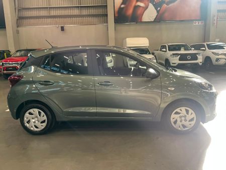 2026-Hyundai-Grand-i10-10-Motion_1