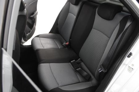 2016-Hyundai-i20-12-Motion_14