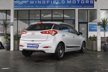 2016-Hyundai-i20-12-Motion_1