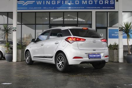 2016-Hyundai-i20-12-Motion_2