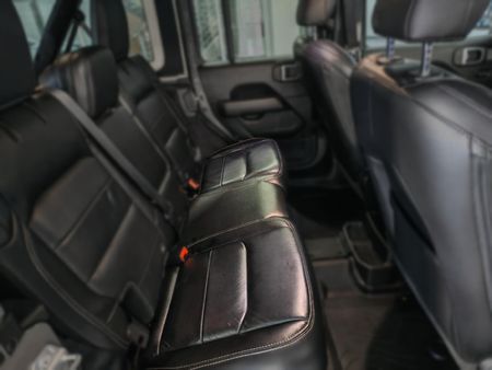 2021-Jeep-Wrangler-Unlimited-Sahara-36-V6_6