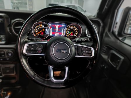 2021-Jeep-Wrangler-Unlimited-Sahara-36-V6_7