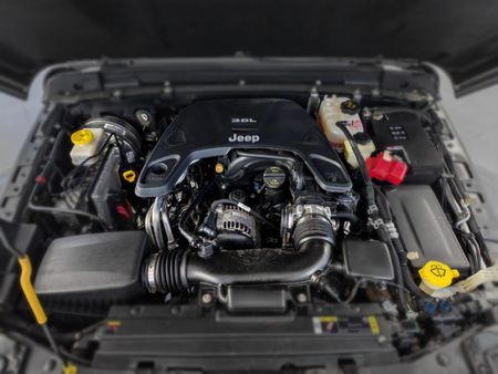 2021-Jeep-Wrangler-Unlimited-Sahara-36-V6_8