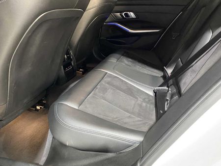 2022-BMW-3-Series-320i-M-Sport_14