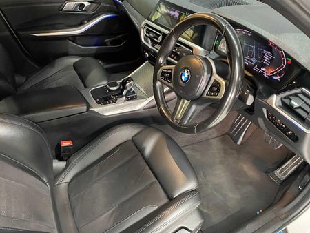 2022-BMW-3-Series-320i-M-Sport_18