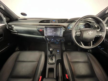2025-Toyota-Hilux-28-GD-6-Raised-Body-Legend-4x4-Auto-Double-Cab_1