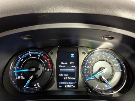 2025-Toyota-Hilux-28-GD-6-Raised-Body-Legend-4x4-Auto-Double-Cab_2