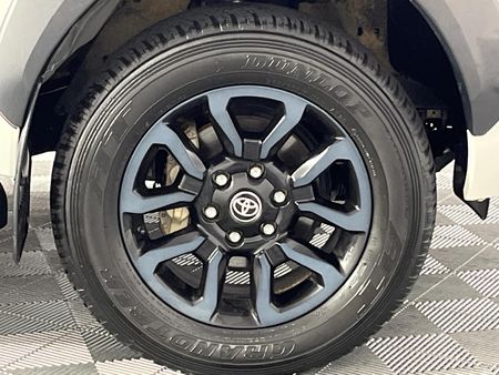2025-Toyota-Hilux-28-GD-6-Raised-Body-Legend-4x4-Auto-Double-Cab_5