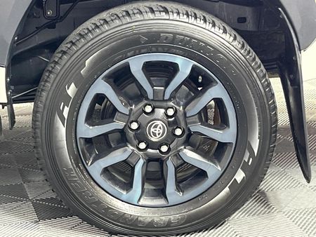 2025-Toyota-Hilux-28-GD-6-Raised-Body-Legend-4x4-Auto-Double-Cab_6