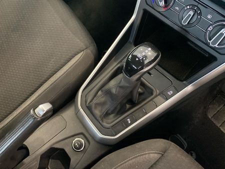 2025-Volkswagen-Polo-10-TSI-Life-Auto-DSG_13
