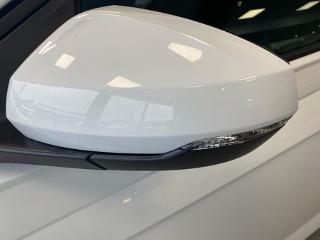 2025-Volkswagen-Polo-10-TSI-Life-Auto-DSG_27