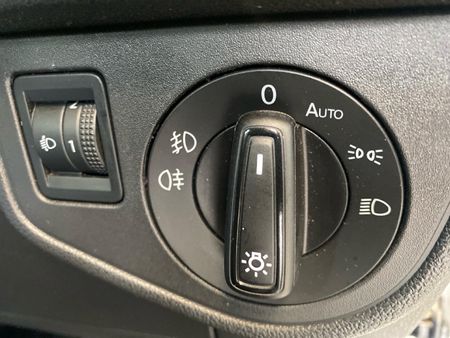 2025-Volkswagen-Polo-10-TSI-Life-Auto-DSG_23
