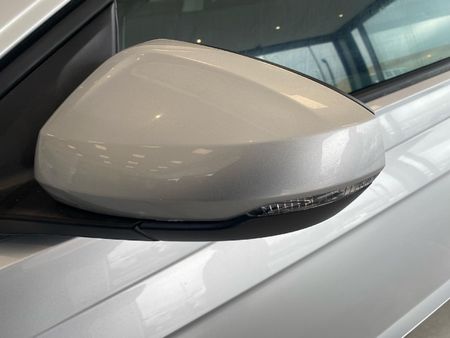 2025-Volkswagen-Polo-10-TSI-Life-Auto-DSG_27