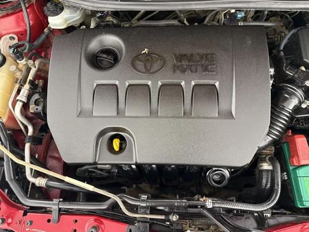 2014-Toyota-Auris-16-XS_9
