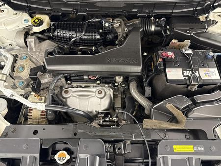 2022-Nissan-X-Trail-25-Tekna-4x4-Auto-7-seat_11