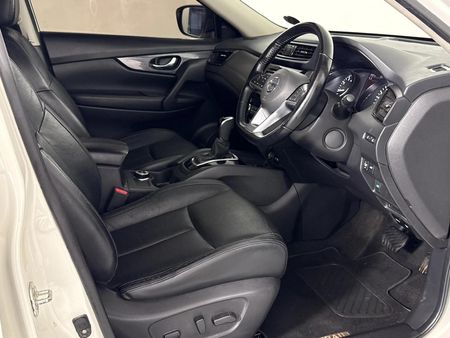 2022-Nissan-X-Trail-25-Tekna-4x4-Auto-7-seat_8