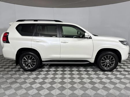 2018-Toyota-Land-Cruiser-Prado-30-D-VX-L-Auto_17