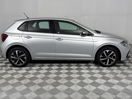 2024-Volkswagen-Polo-10-TSI-Life-Auto-DSG_17