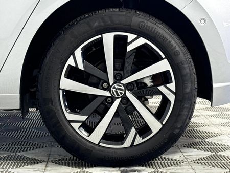 2024-Volkswagen-Polo-10-TSI-Life-Auto-DSG_6