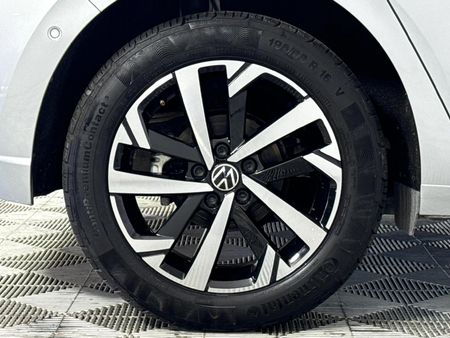 2024-Volkswagen-Polo-10-TSI-Life-Auto-DSG_7