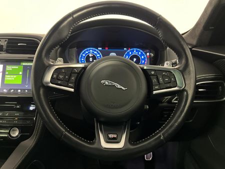 2019-Jaguar-F-Pace-50-V8-SVR_13