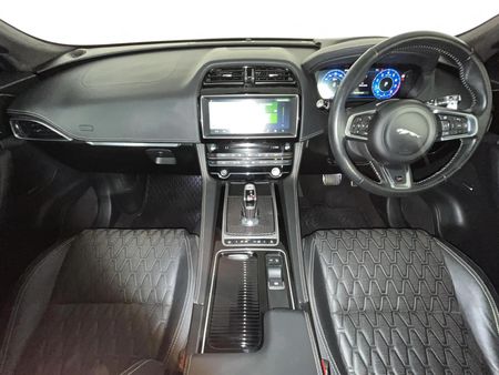 2019-Jaguar-F-Pace-50-V8-SVR_1