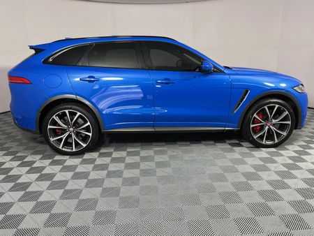 2019-Jaguar-F-Pace-50-V8-SVR_19