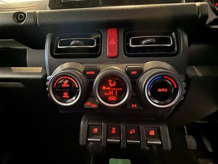 2022-Suzuki-Jimny-15-GLX_15