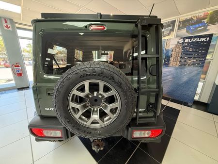 2022-Suzuki-Jimny-15-GLX_7
