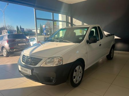 2023-Nissan-NP200-16-AC-Safety-Pack_3