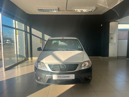 2023-Nissan-NP200-16-AC-Safety-Pack_4