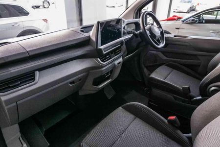 2026-Volkswagen-Transporter-Crew-Bus-20TDI-Lwb-Auto-4Mot-125kw-8-Seat_17