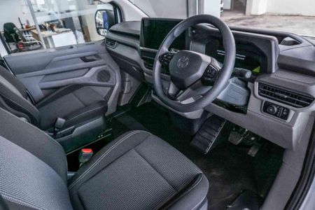 2026-Volkswagen-Transporter-Crew-Bus-20TDI-Lwb-Auto-4Mot-125kw-8-Seat_19