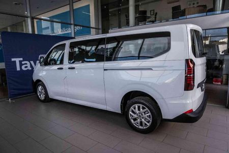2026-Volkswagen-Transporter-Crew-Bus-20TDI-Lwb-Auto-4Mot-125kw-8-Seat_6