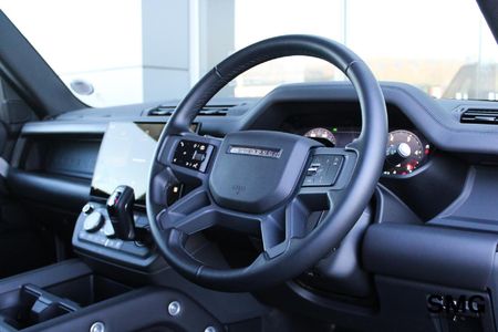2026-Land-Rover-Defender-110-30D-HSE-X-Dynamic-D350_9