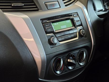 2025-Nissan-Navara-25-DDTi-SE-Single-Cab_10
