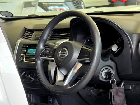 2025-Nissan-Navara-25-DDTi-SE-Single-Cab_15