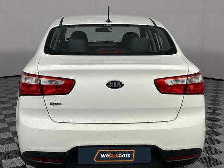 2012-Kia-Rio-14-Sedan_17