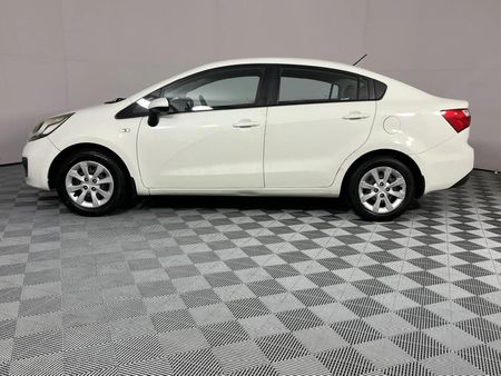 2012-Kia-Rio-14-Sedan_18