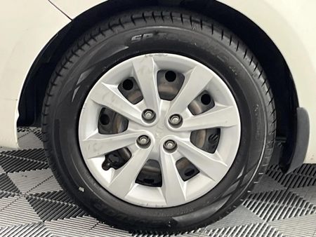 2012-Kia-Rio-14-Sedan_4