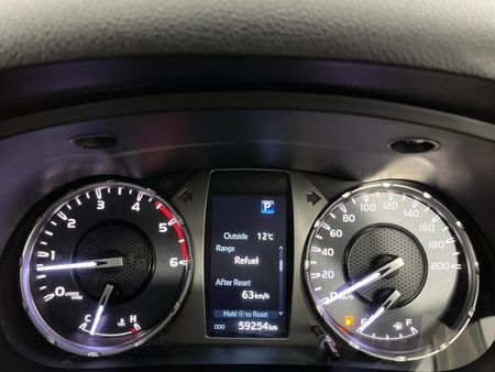 2022-Toyota-Hilux-24-GD-6-Raider-4x4-Auto-Double-Cab_2