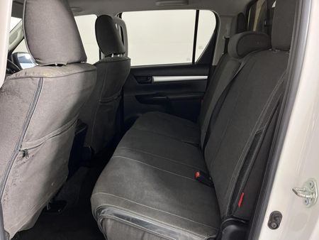 2022-Toyota-Hilux-24-GD-6-Raider-4x4-Auto-Double-Cab_3