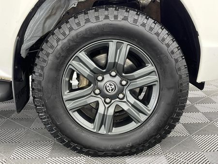 2022-Toyota-Hilux-24-GD-6-Raider-4x4-Auto-Double-Cab_5
