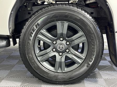 2022-Toyota-Hilux-24-GD-6-Raider-4x4-Auto-Double-Cab_6