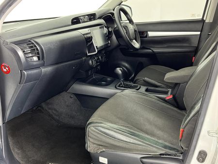 2022-Toyota-Hilux-24-GD-6-Raider-4x4-Auto-Double-Cab_8