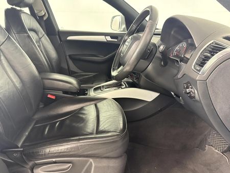 2012-Audi-Q5-20-TFSI-quattro-Auto_9