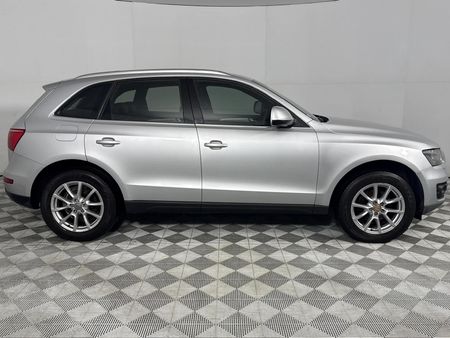 2012-Audi-Q5-20-TFSI-quattro-Auto_17