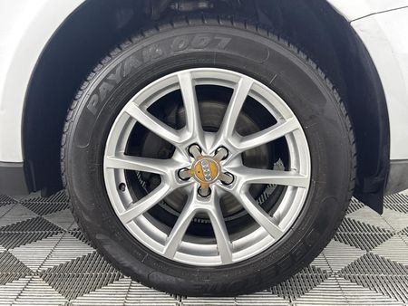 2012-Audi-Q5-20-TFSI-quattro-Auto_5