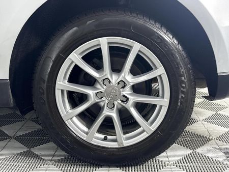2012-Audi-Q5-20-TFSI-quattro-Auto_6